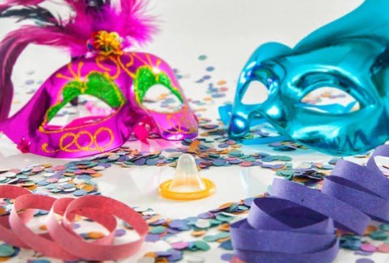 Aproveite o carnaval sem descuidos. O aumento dos casos de sífilis exige uso de preservativo em relações sexuais