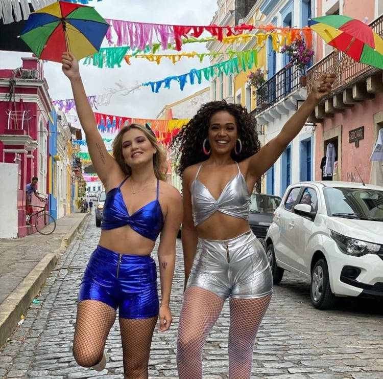 Veja como customizar uma peça sem grandes investimentos e arrasar na folia