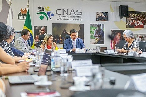 Governo Lula vai investir R$ 2,4 bilhões para reconstruir SUAS e fortalecer Cadastro Único