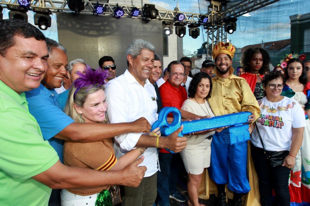 Carnaval de Palmeiras recebe governador e secretário de turismo no dia da abertura oficial