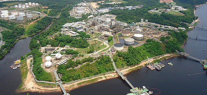 Privatizada por Bolsonaro, refinaria do Amazonas vende gasolina mais cara do país