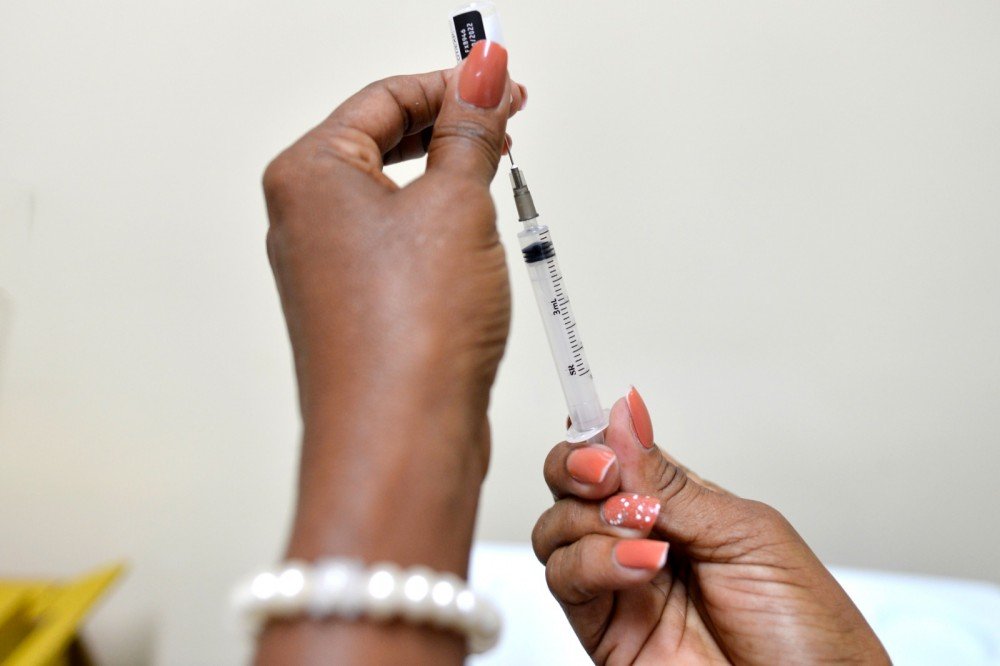 Vacina bivalente começa a ser aplicada a partir de hoje em toda Bahia