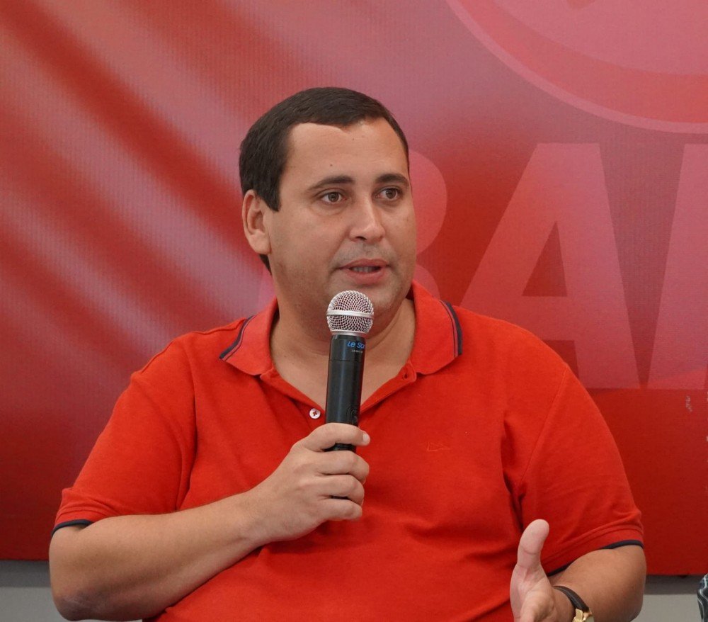 Eden Valadares, presidente do PT Bahia, fala sobre mobilização do MST