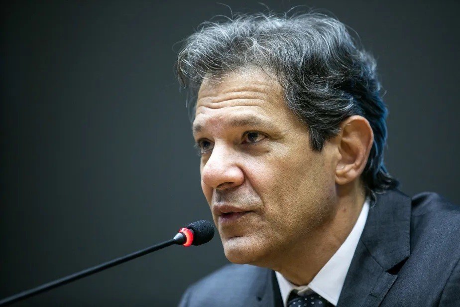 Equipe de Haddad apressa nova regra fiscal de olho na definição dos juros pelo BC
