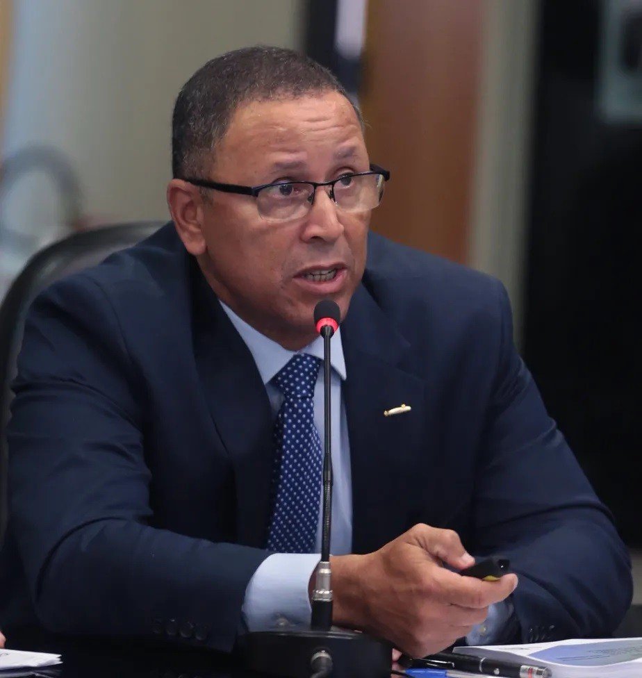 Militar, assessor do ministro de Minas e Energia, ganhou de Bolsonaro cargos em estatais após tentar reaver joias apreendidas