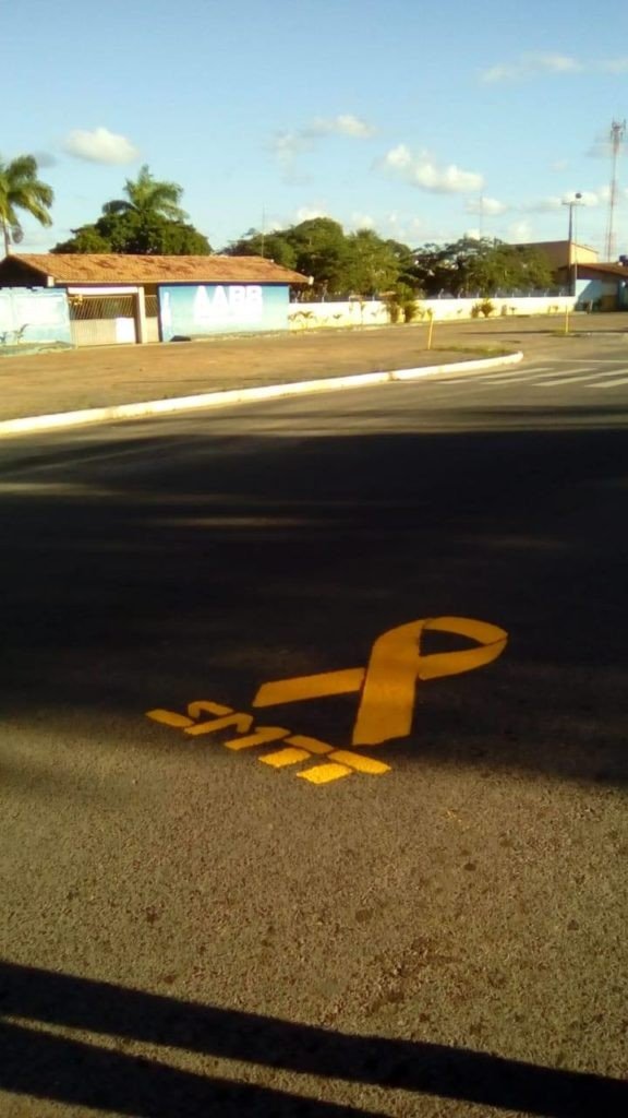 SMTT sinaliza locais de acidentes no trânsito para alertar e conscientizar a população