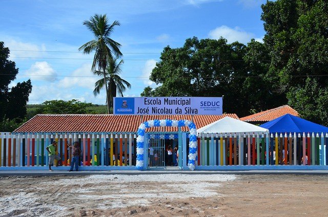 Prefeitura Municipal de Alagoinhas reinaugura mais uma unidade escolar totalmente revitalizada