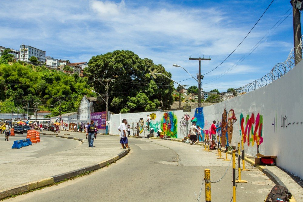 100 artistas do Brasil e do mundo vão realizar neste final de semana uma intervenção artística no Terminal São Joaquim