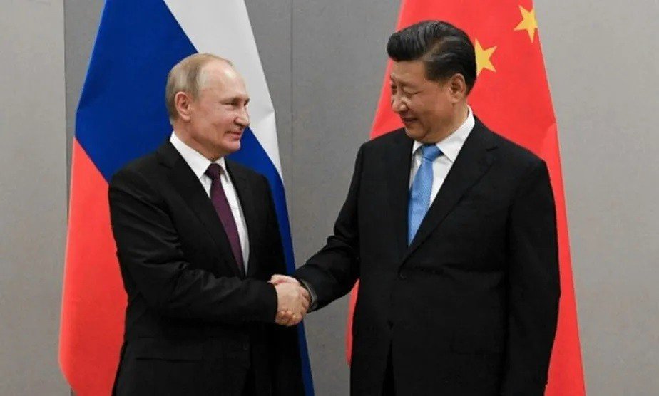 A reunião entre Xi e Putin aumenta a temperatura da visita de Lula à China