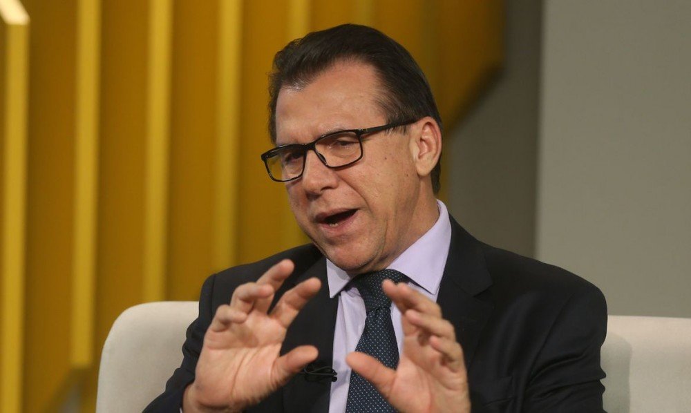 Com o objetivo de discutir medidas para combater o trabalho escravo, o ministro do Trabalho viaja ao Rio Grande do Sul