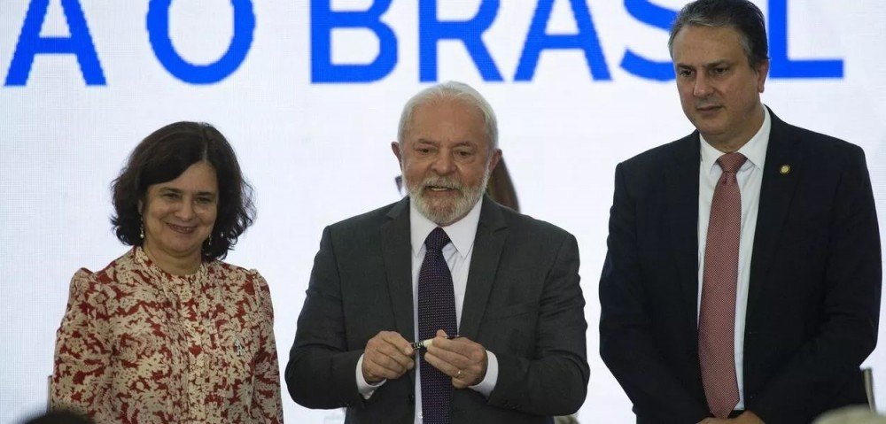 Lula relançou o programa Mais Médicos e declarou que, em 100 dias de governo, o Brasil terá todas as políticas sociais restabelecidas