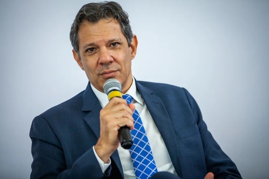 Haddad afirma que em breve as empresas enfrentarão dificuldades para comercializar seus produtos e realizar o pagamento de tributos