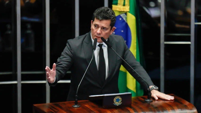 Recusa do foro privilegiado é truque de Moro para se safar de condenação no STF