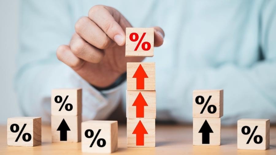 De acordo com pesquisa do Datafolha, a maioria absoluta dos brasileiros apoia a posição de Lula em sua luta contra as taxas de juros elevadas