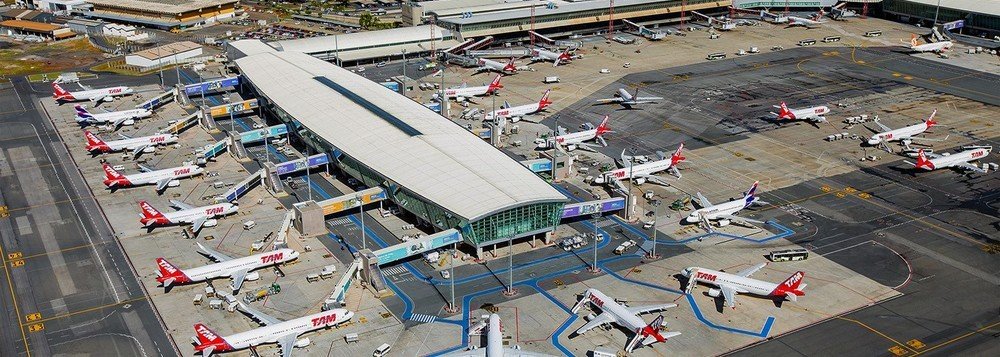 Só pousa em Brasília quem tiver combustível para decolar