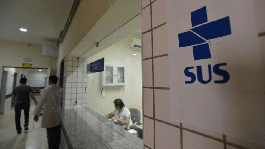 O governo denunciou um acordo feito por Bolsonaro que representa uma ameaça ao SUS