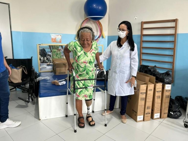 Em colaboração com a SESAU, o CER III, localizado na Pestalozzi, deu início à disponibilização de órteses, próteses e meios auxiliares de locomoção