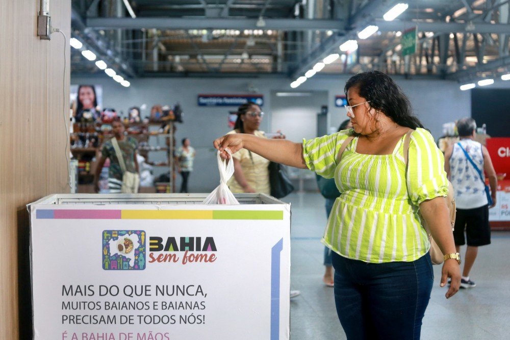 O programa Bahia Sem Fome expandiu a coleta de alimentos com a instalação de novos pontos em estações de metrô, resultando em um aumento na arrecadação em Salvador