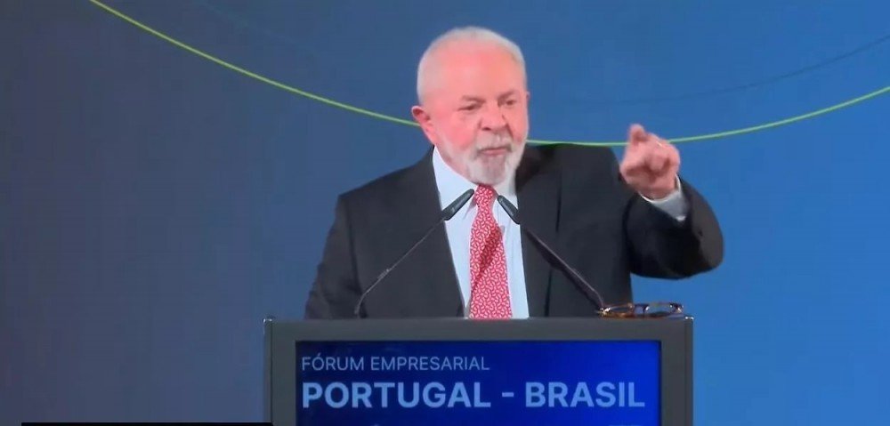 Durante um fórum empresarial em Portugal, Lula declarou: 