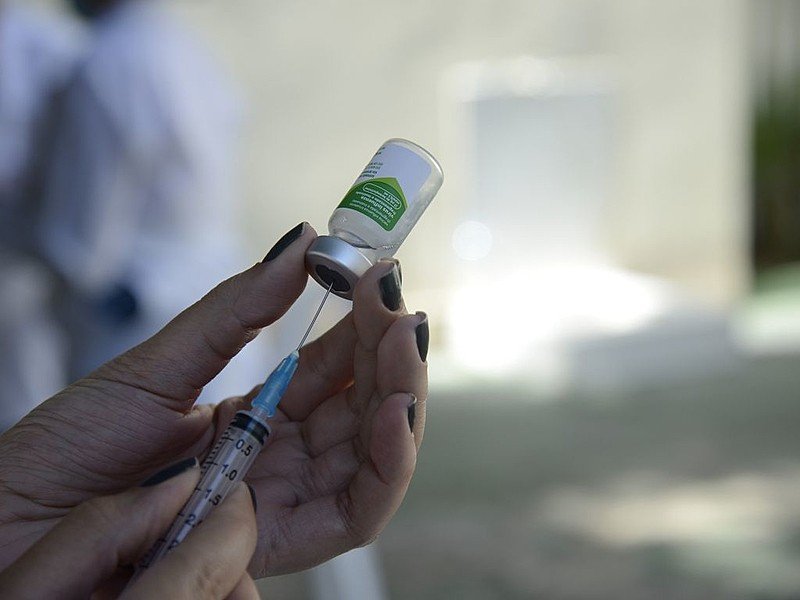 Após dois meses de disponibilidade, somente 17% do público estimado recebeu a vacina bivalente