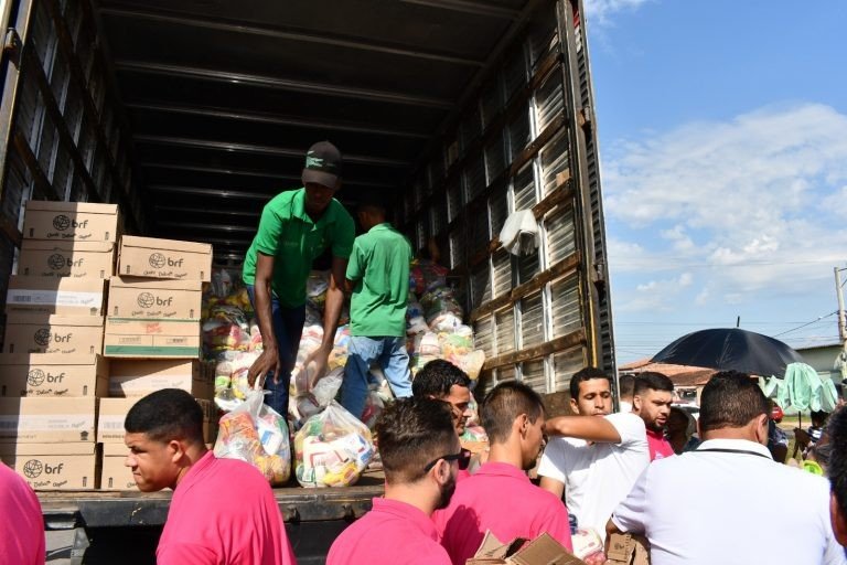 820 cestas básicas foram distribuídas a moradores de Alagoinhas IV