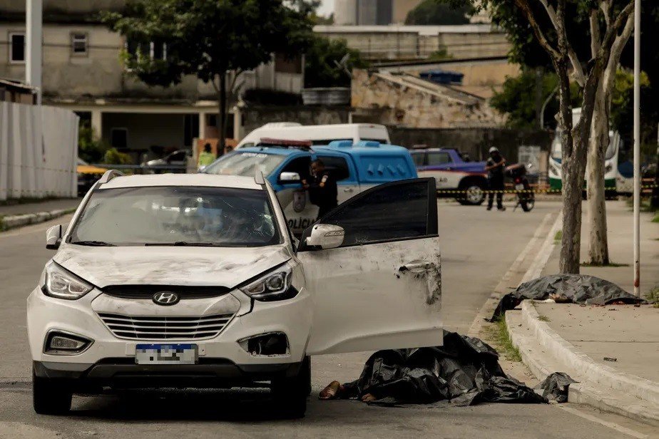 Há pouco mais de dois meses, o suspeito de liderar uma milícia deixou a prisão e foi encontrado morto por disparos de fuzil