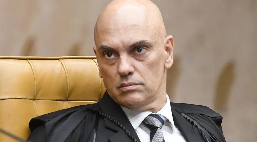 Moraes afirma que é 'plausível' que haja informações falsas sobre a vacinação de Bolsonaro