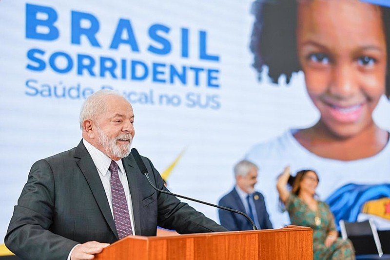 Lula recria o Brasil Sorridente, programa de saúde bucal do SUS