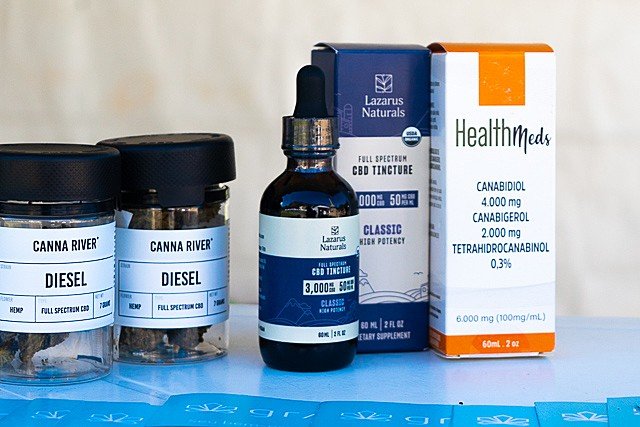 Negros e pobres são afetados pela guerra às drogas e têm acesso limitado à cannabis medicinal