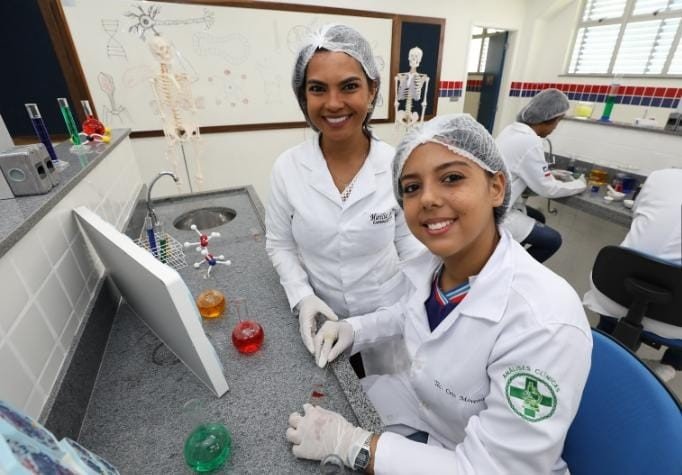 Foi lançado pela SEC um concurso público destinado a projetos e tecnologias desenvolvidos por estudantes