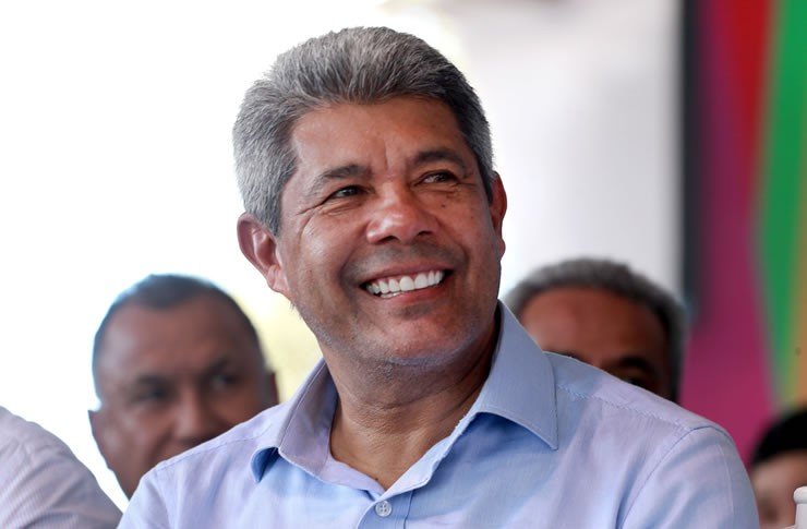 Governador da Bahia detalha pacote enviado à ALBA para reajuste dos servidores e reestruturação do Estado