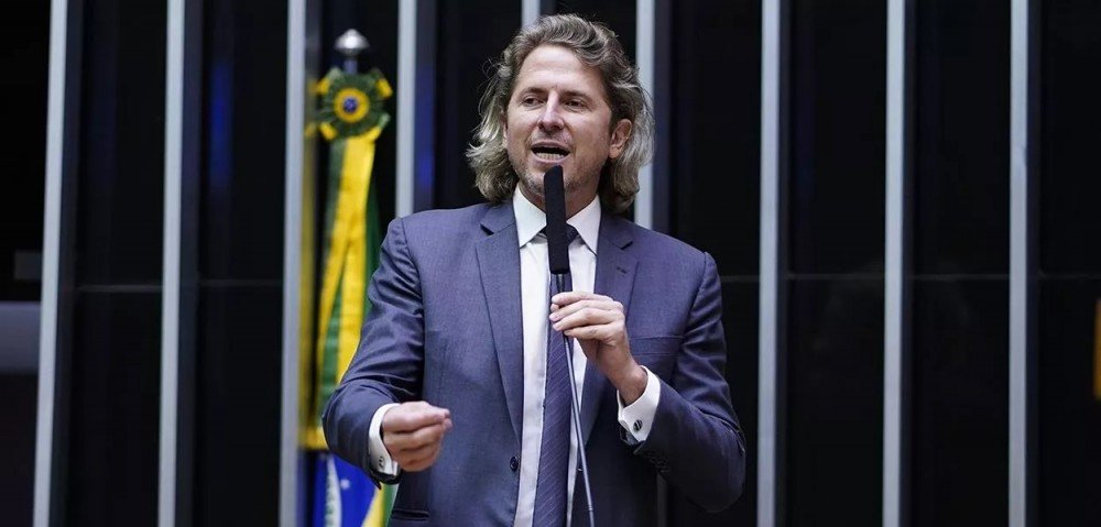 A retirada da remuneração do conteúdo jornalístico do Projeto de Lei das Fake News foi contestada por Zeca Dirceu