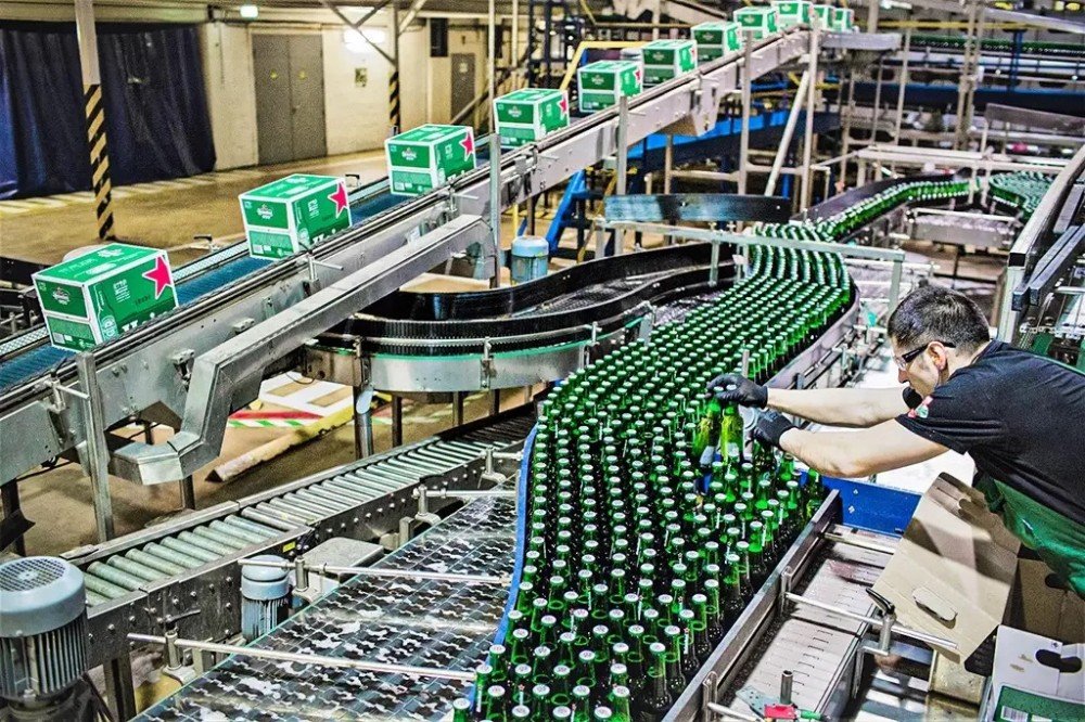 A Heineken planeja investir 1,5 bilhões de reais na região Nordeste para expandir sua linha de cervejas premium