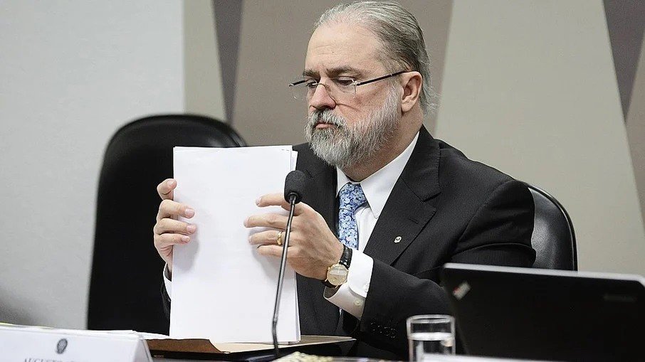 Sob a gestão de Lula, a PGR apoia a investigação contra ex-presidente que antes considerava ilegal e nula
