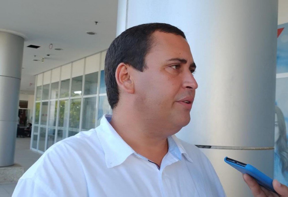 Éden refuta as críticas de Neto a Jerônimo: “Agora ele acredita no IBGE?”