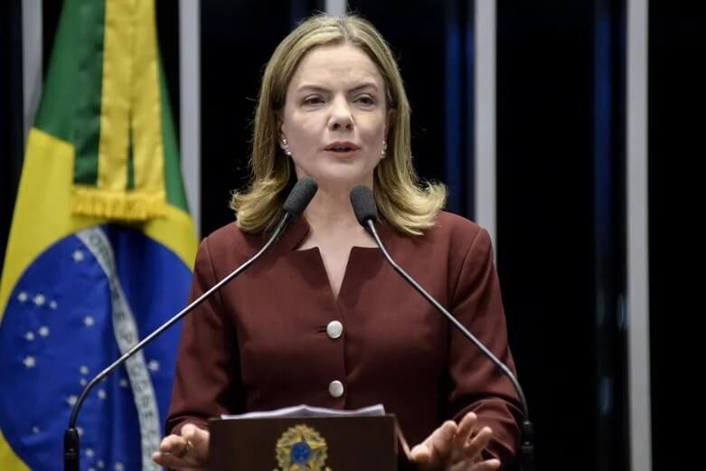 Gleisi: A criação da CPI do MST é uma resposta retaliatória da extrema-direita ao governo Lula devido às ações golpistas