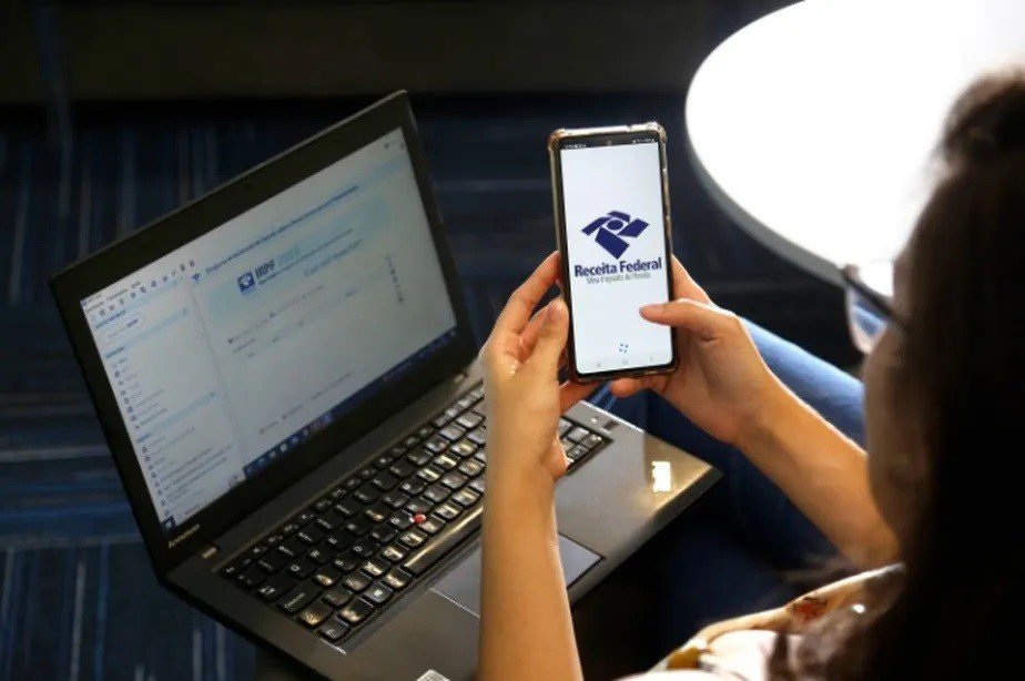 Você está aguardando a restituição do Imposto de Renda 2023? Atraso no processamento do eSocial impede o recebimento