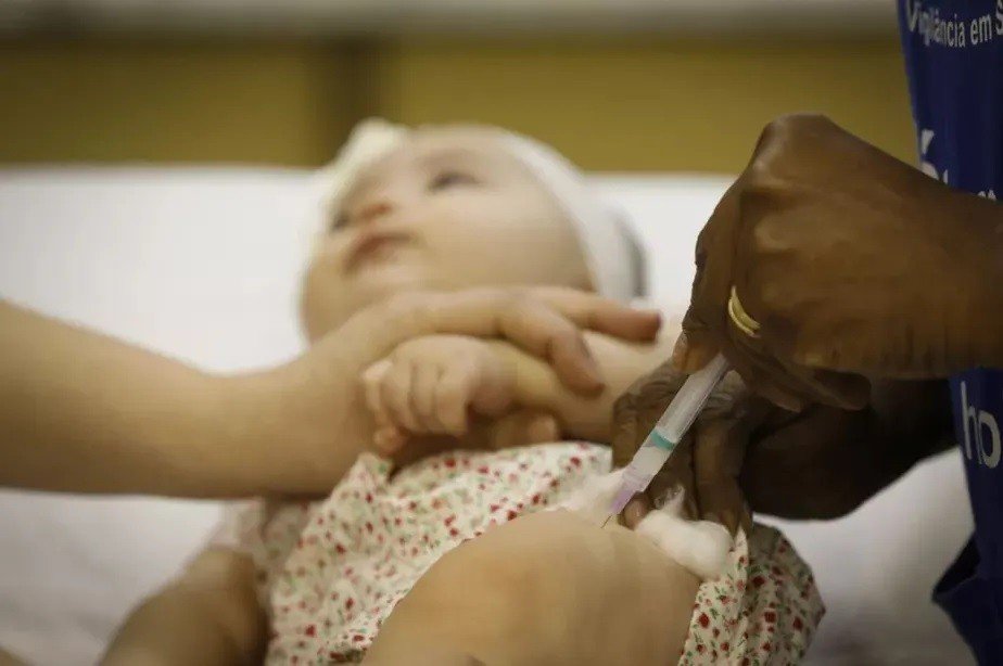 Ministério da Saúde pode ter de descartar 3,6 milhões de vacinas contra meningite perto do prazo de validade