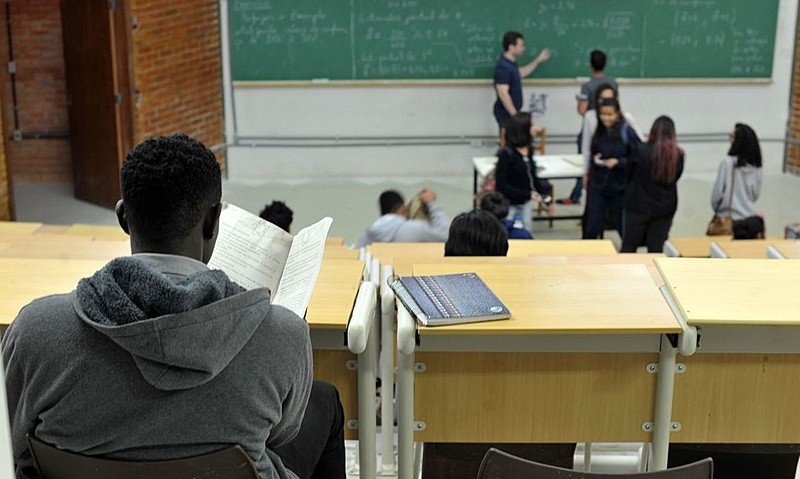 Fies: Estudantes convocados para a lista de espera devem confirmar seleção até esta sexta-feira (2)