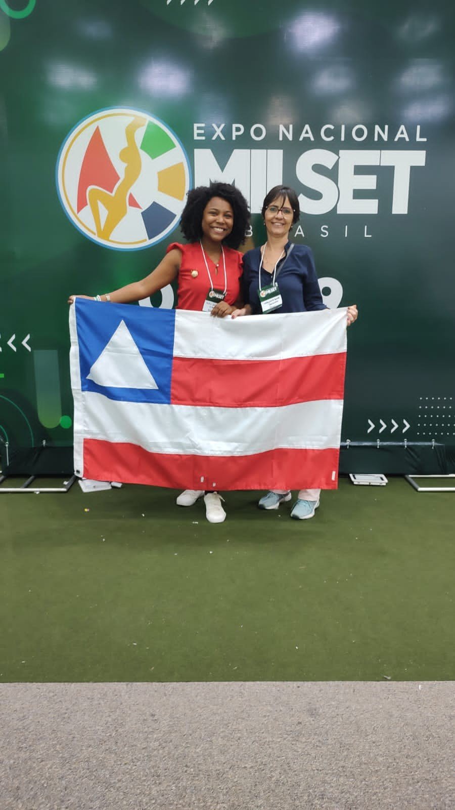 Projeto de estudantes da rede estadual sobre uso de adubo com cascas de ovo e de cacau é premiado na Expo Nacional MILSET Brasil 2023