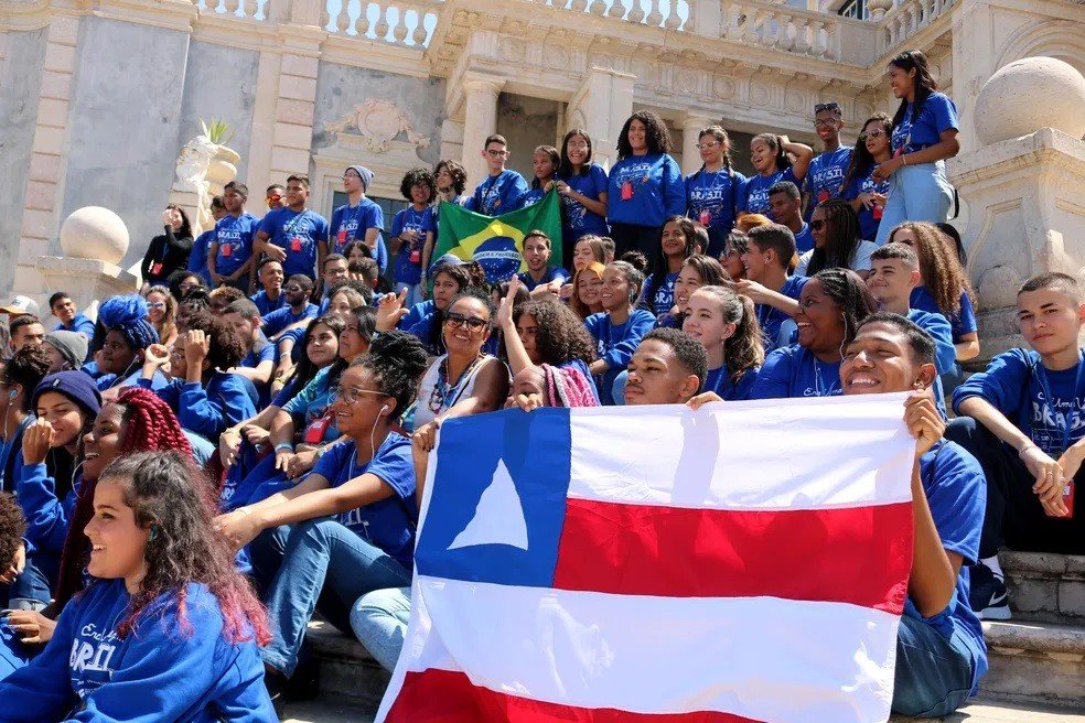 Mais de 1,3 mil estudantes de escolas públicas da BA participam de projeto que discute Independência do Brasil