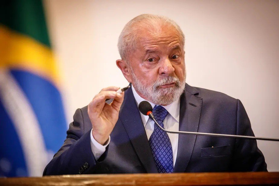 Lula convoca ministros para cobrar melhora na relação com deputados