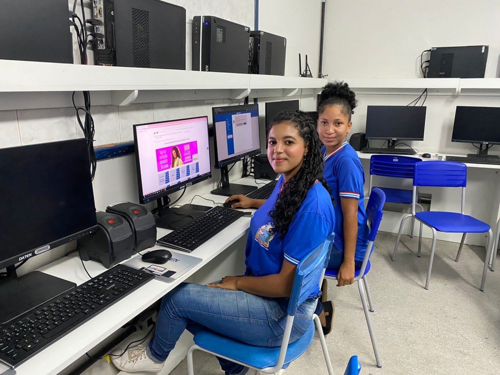 Estudantes tem até esta sexta-feira para se inscrever par o ENEM e líderes de classe mobilizam colegas nas escolas estaduais