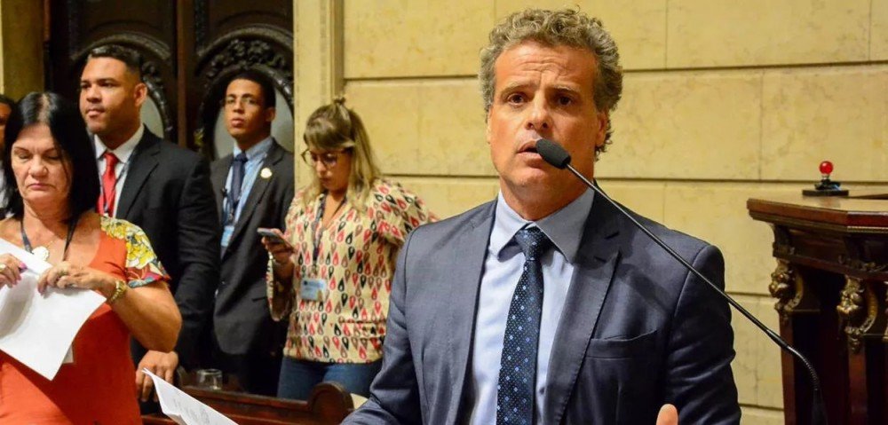 Leonel Brizola Neto enfatiza a necessidade de uma punição exemplar para os militares envolvidos em atividades golpistas