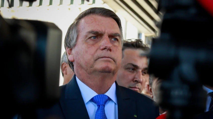 O TSE retoma hoje o julgamento da ação que pode resultar na inelegibilidade de Bolsonaro por um período de 8 anos
