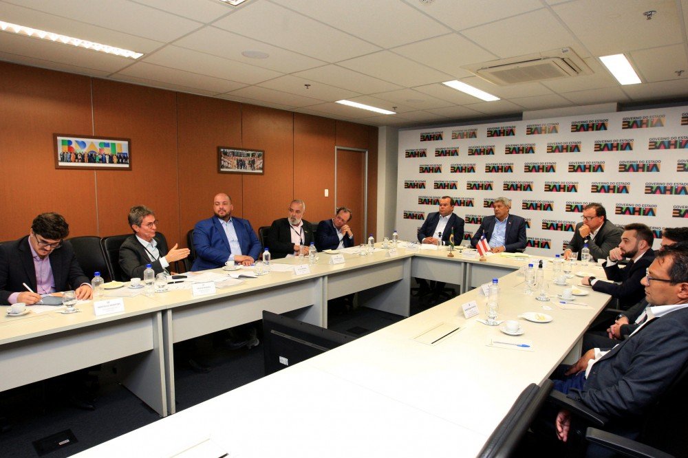 Governo e empresa aérea estudam ampliação de oferta de voos na Bahia; Bom Jesus da Lapa está entre os destinos