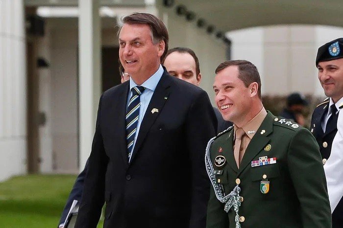 Relatora da CPI quer acesso a e-mail da presidência usado pelo tenente-coronel Mauro Cid
