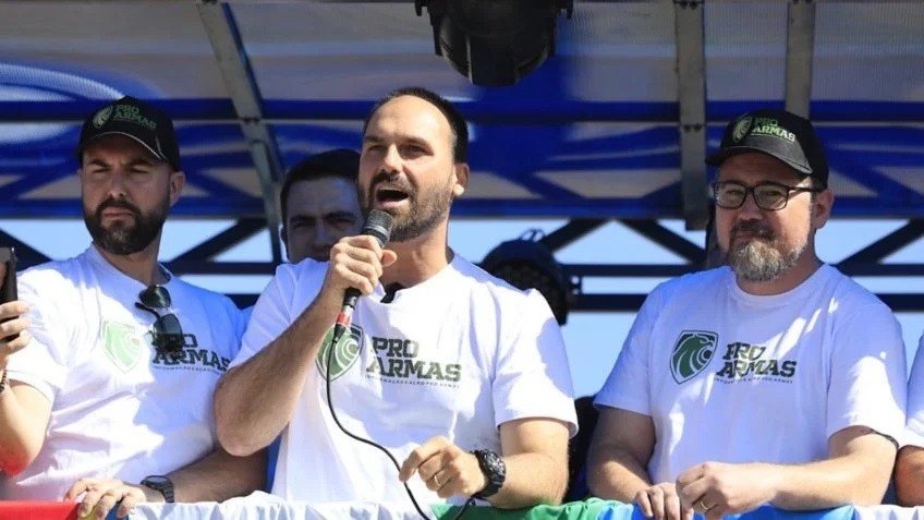 PSOL pede a cassação de Eduardo Bolsonaro por comparar professores a traficantes