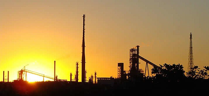 Petrobras leva calote em privatização e paralisa fábrica no Paraná