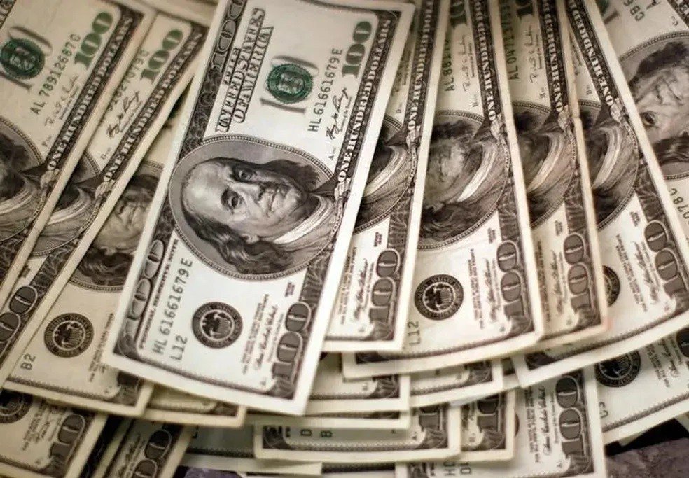 Dólar cai para R$ 4,78 e aproxima-se da mínima do ano